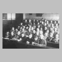 069-0048 Klassenbild der Nickelsdorfer Volksschule ca. 1930-31 .JPG